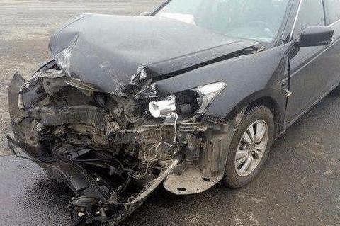 买哈弗H6后告知是SUV所以不能上路，车主一怒之下把车砸了！