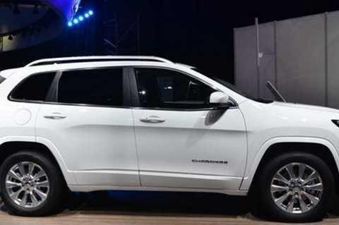 丑出新高度？这款车难道没有汉兰达强？高速公路上很省油