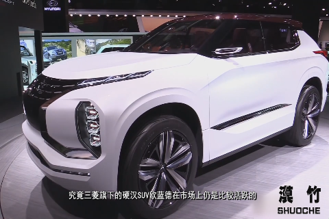 三菱终于爆发，七座SUV配四驱仅15万起，一箱油轻松跑1000多公里