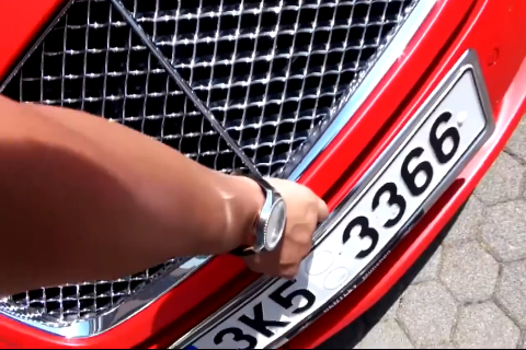 价值500万的宾利跑车，打开引擎盖就知道为啥这么贵了