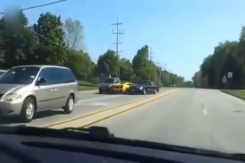 谁提莫说买跑车的都一定会开？傻缺跑车大合集！！！蛮刺激的