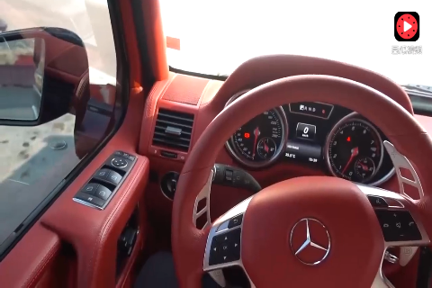 女司机开奔驰越野车去聚会，简直霸气侧漏，一堆跑车瞬间尴尬了