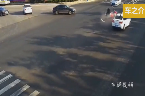 电动车哪怕回头去看一眼，2岁孩子也不会和她一起遭遇车祸！