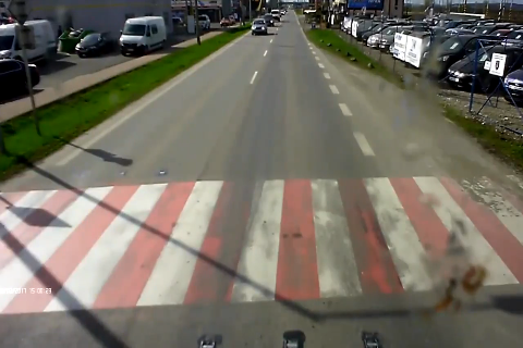 至今见过最有素质的卡车司机，看到第二十六秒瞬间泪目