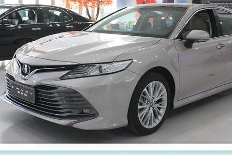 放弃公务偏运动 实拍第八代广丰凯美瑞