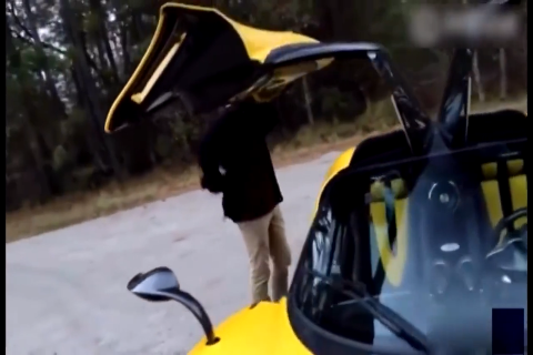 3000万的帕加尼跑车，后备箱到底有多大