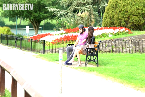 1500万迈凯伦跑车打开车门以后，女孩蒙圈了！