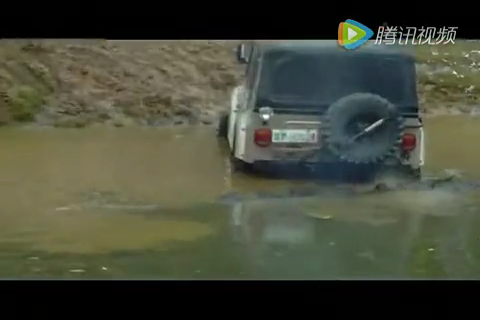 慧说212冲坡失败，硬派SUV都上不去的坡，拖拉机能上的去么？