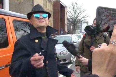 涉毒持枪被捕的周立波, 开着限量版G63潇洒, 美名曰“保外旅游”