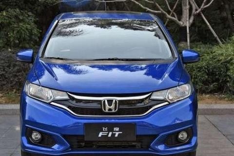 平民超跑再来袭，搭1.5L+CVT，7万多，网友：这辈子超跑梦就靠它