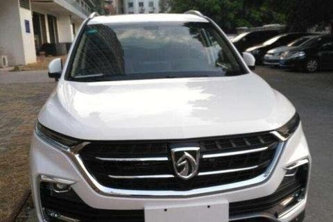 偶遇全新宝骏530实车，觉的马自达魂动设计也不过如此，或6万起