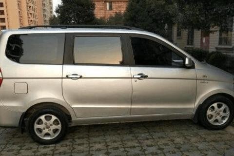 2018款五菱宏光S上市时间确定, 1.5L+4.4m长配行李架, 4万贵吗?