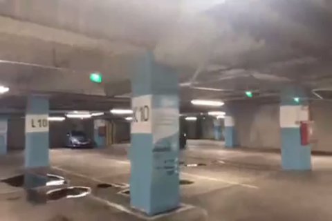 宝马SUV怒刷存在感 车库内肆无忌惮放炮