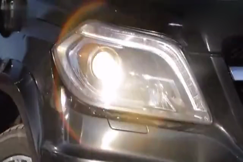 美女试驾评测奔驰全尺寸SUV GL63