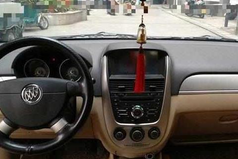 别克凯越，能4.7万入手，全靠兄弟一条心