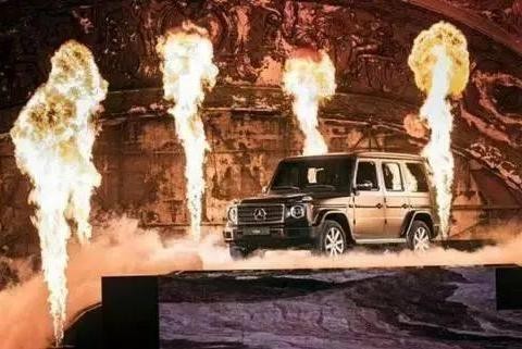 燥起来! 越野标杆19款奔驰G级G550现身, 造型不变内饰性能大提升