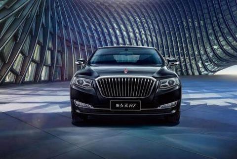 红旗不愧是国产车老大，新车前脸挂着九条龙，满满的中国风