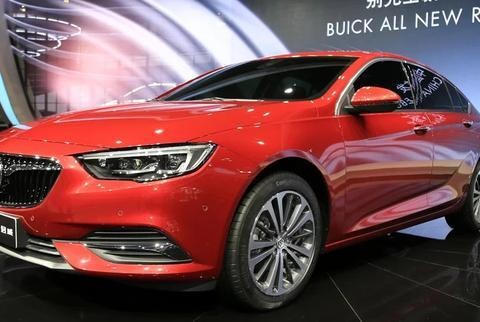 曾卖14万 如今掉价3万，这款B级车，外观不输雅阁 宝马劲敌