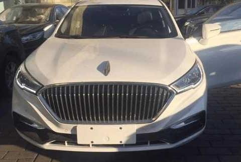 首批红旗H5实车到店，等了大半年，全触屏式中控台，15万等的值