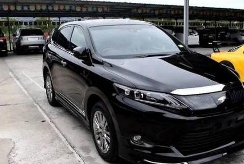 丰田Harrier换车标, 外观霸气不输宝马奥迪, 顶级内饰, 卖白菜价!