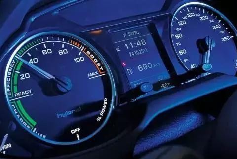 别闹了!影响汽车油耗的只有这四点!