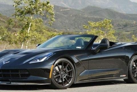 这才是美式肌肉车，车标像五菱，排量让法拉利变矮马