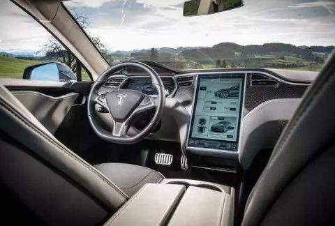 最丑汽车内饰排行榜出炉，这4款车丑的不忍直视，有你的爱车吗？