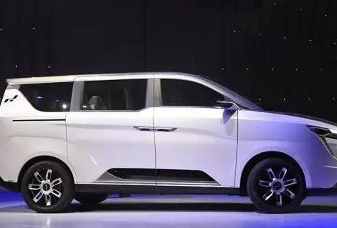 mpv还带对开门设计，没见过这么帅的mpv造型