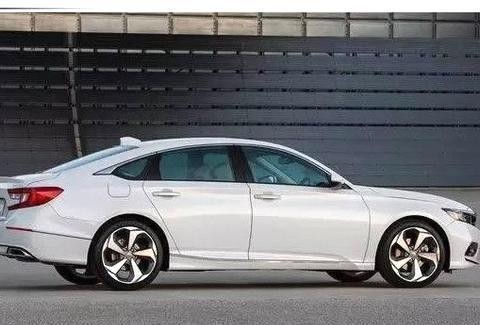 本田全新轿跑颇有几分奥迪A7的感觉，16万起！