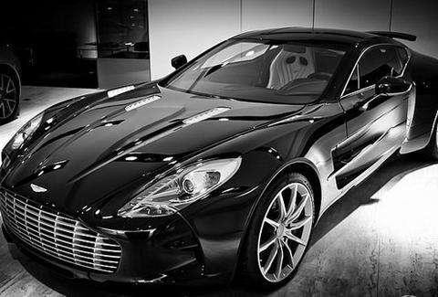 贬值率最高的超跑，8年掉价2000多万，最后一辆死后都卖不掉！