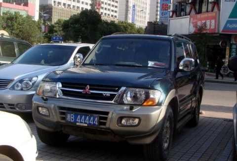 湖南株洲五大连号车牌，挂5个1车牌的本田雅阁“颜面无存”！