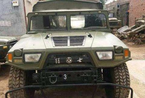 湖北车友从废铁站5万块, 买辆退伍猛士越野车, 百公里油耗20升