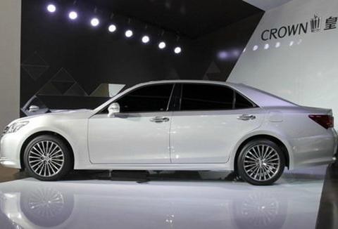 曾卖80万的车，配8缸后驱，不输宝马7系