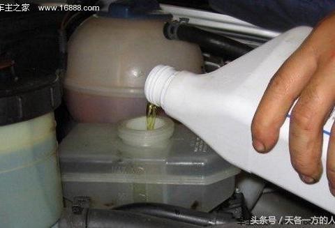 汽车刹车油何时更换，最好两年换一次？！