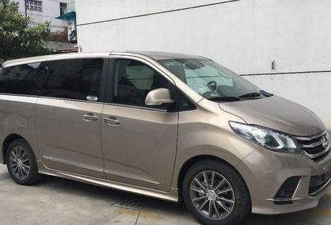 大通G10 1.9T豪行柴油版落地26万, 外观百万级别但内饰差了点