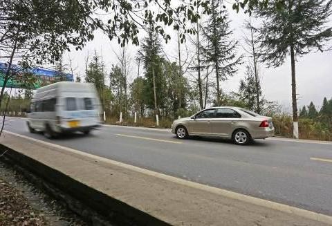 开着昕锐，带着媳妇回老家