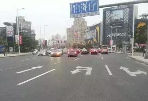 老司机都表示懵逼，这些高难度交通标识是什么鬼意思？