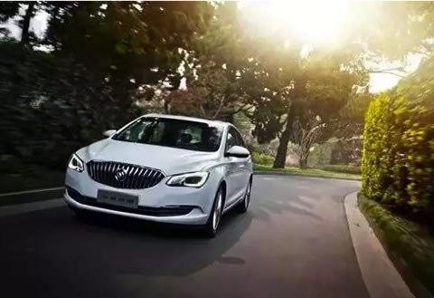 别克又降价了, 为了市场这是真拼了, 起售不到10万, 比卡罗拉漂亮