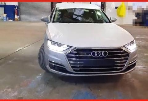 奥迪A8L实车现身，帅到没朋友，6块大屏，贯穿灯带美炸天！！