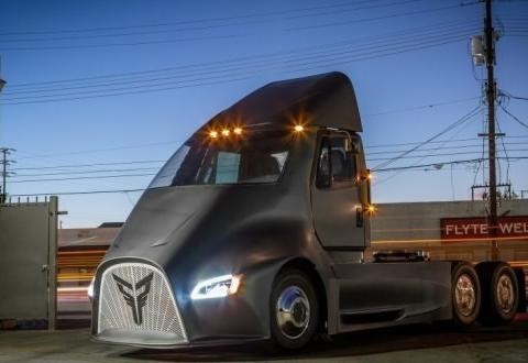 为了北方神荣耀！雷神卡车对标特斯拉Semi卡车，研发团队有惊喜