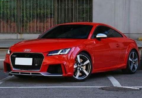 400匹马力3秒破百的奥迪TT，2.5配5缸发动机，售价80多万