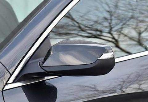 标配真皮座椅，月销1万多辆，价格逼近速腾，蒙迪欧强劲对手！