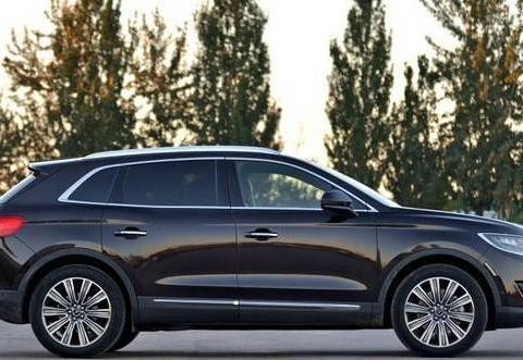 纯进口美系车，车长4米8气场比GLC大，卖50万买啥BBA