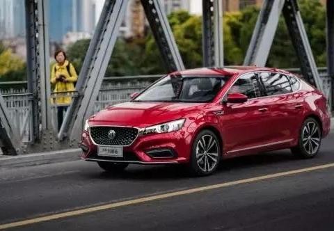 这款刚上市的性能轿车不仅颜值高，4个必杀技令同级车型都害怕