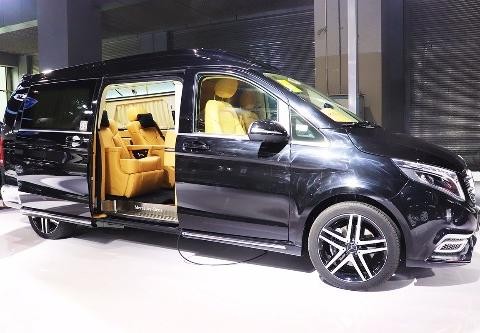 一款适合二胎家庭和商务接待的大空间奔驰7座豪华MPV