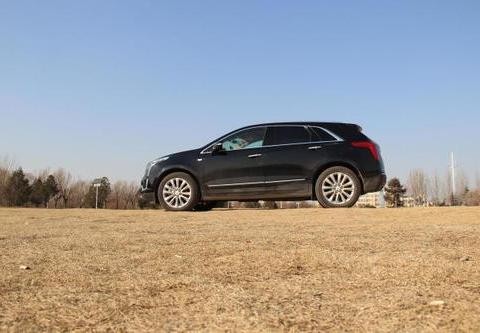 冬日遮不住的喜悦 梦想成真提凯迪拉克XT5