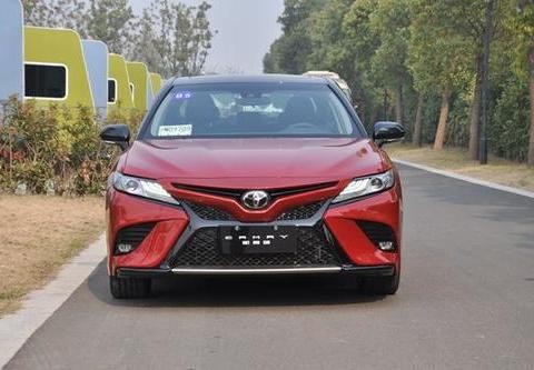 纯属逆生长 更年轻的凯美瑞能否抓住你的心