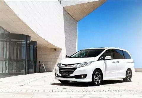 别克GL8迎来劲敌, 本田新款MPV强势来袭, 油耗3.8L, 仅售22万