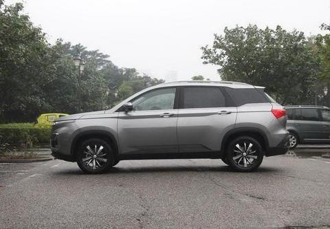 宝骏530售价出炉！网友一片哗然：你这是自取灭亡！