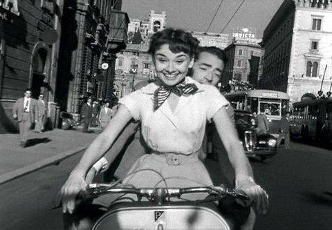 凭什么比同级日系踏板车贵？比亚乔Liberty150“嘞是雾都”